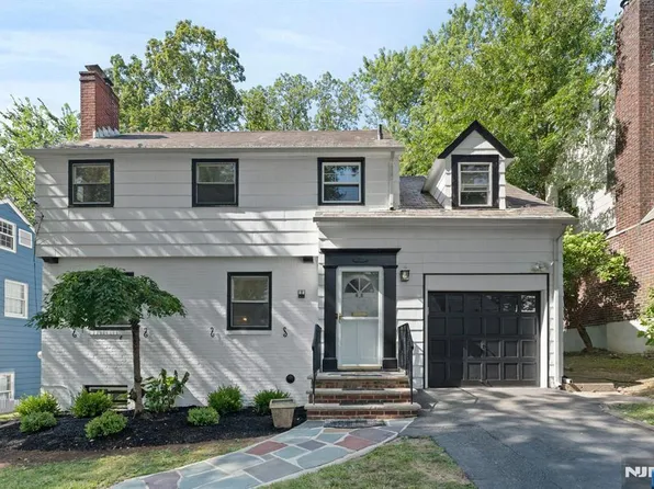 42 Grayson Pl, Teaneck, NJ 07666