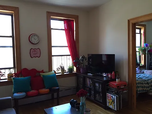 Rented by Ready Group | media 30