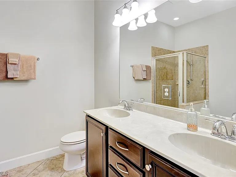 10879 Rutherford Rd — Photo 14