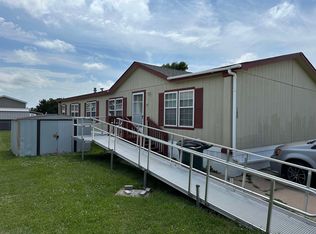 188 Valley View Ct, Kearney, NE 68847