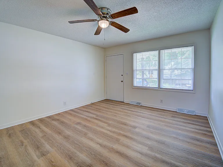 9000 Bayless Rd — Photo 5
