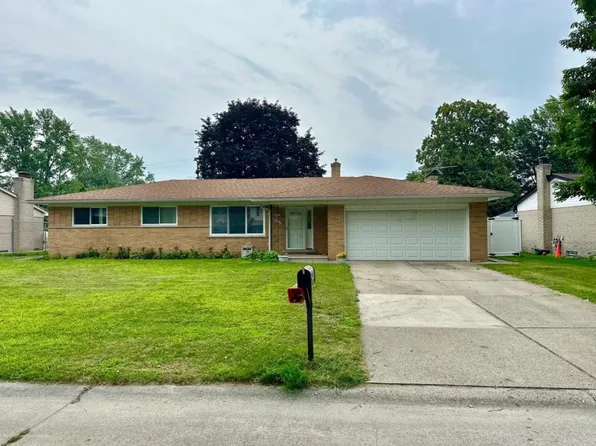 37512 Ladue St, Clinton Township, MI 48036