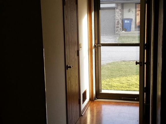 Entry/Front Hallway