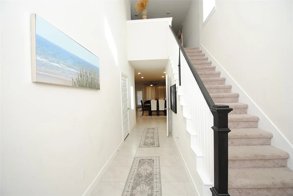 Building Photo - 7143 Clearwater Cove Dr