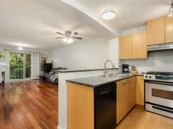 9319 University Cres #414, Burnaby, BC V5A 4Y5
