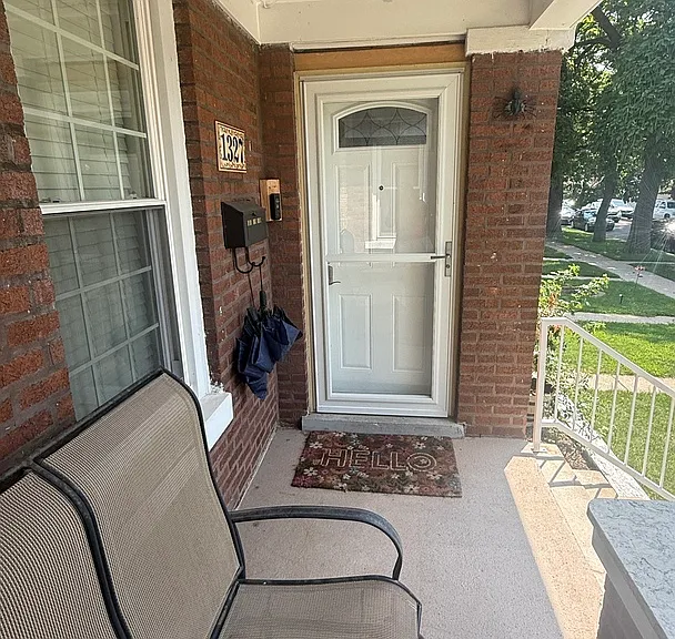 1327 Euclid Ave — Photo 3