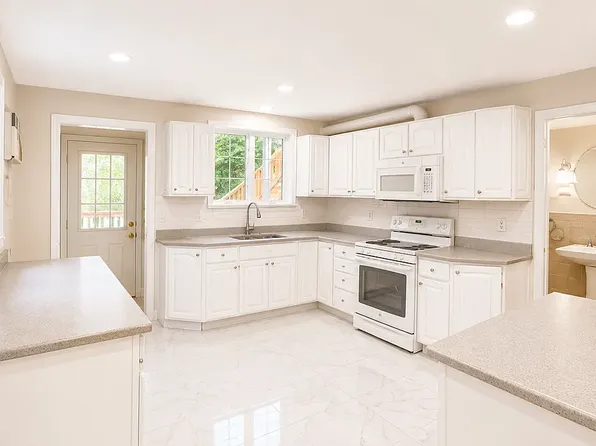 77 Gibbs St #1, New Haven, CT 06511