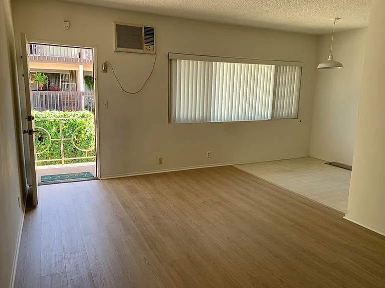 454 S Oak Knoll Ave #6 — Photo 3