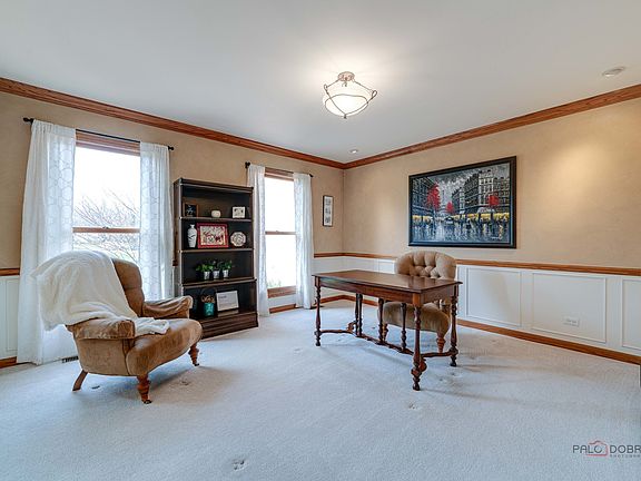 4th image of 6 Chantilly Ln