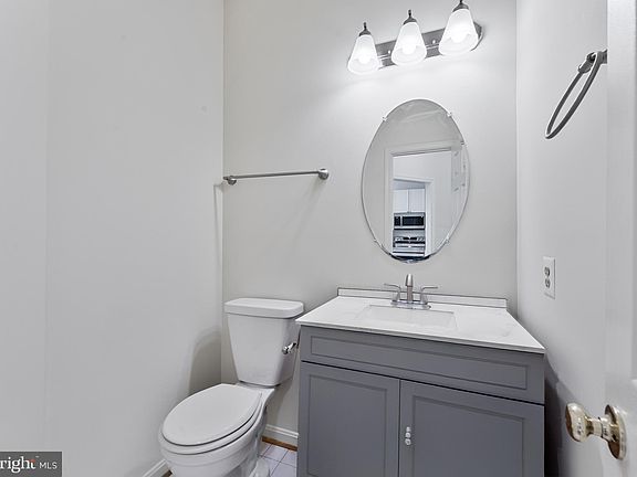 5th image of 2407 Fieldcreek Dr