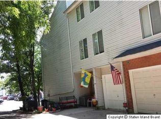 211 Emily Ln, Staten Island, NY 10312