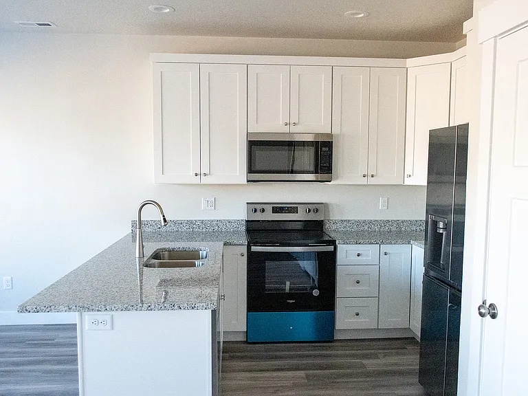 396 N 100 W #1 — Photo 6