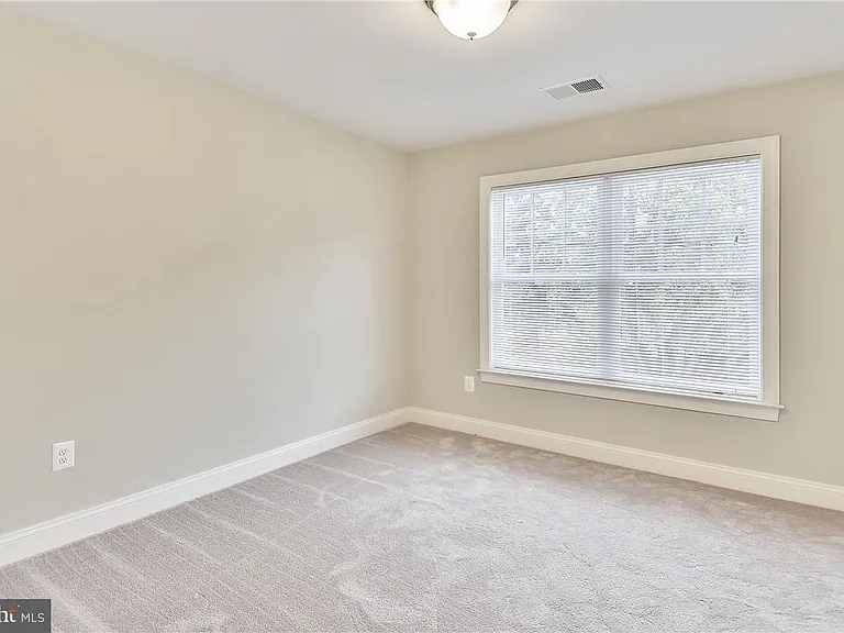 2205 N Edison St — Photo 23