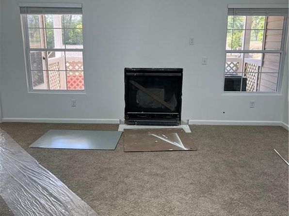 4323 S Megan Ct APT 10, Independence, MO 64055