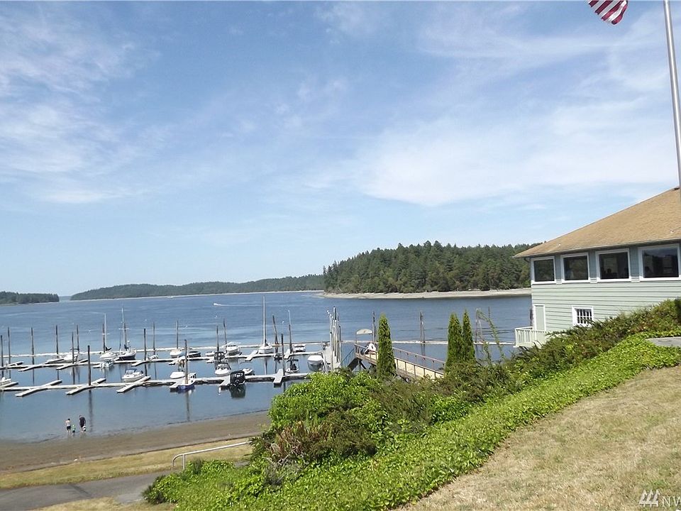 2nd image of 9822 Mariner Dr NW