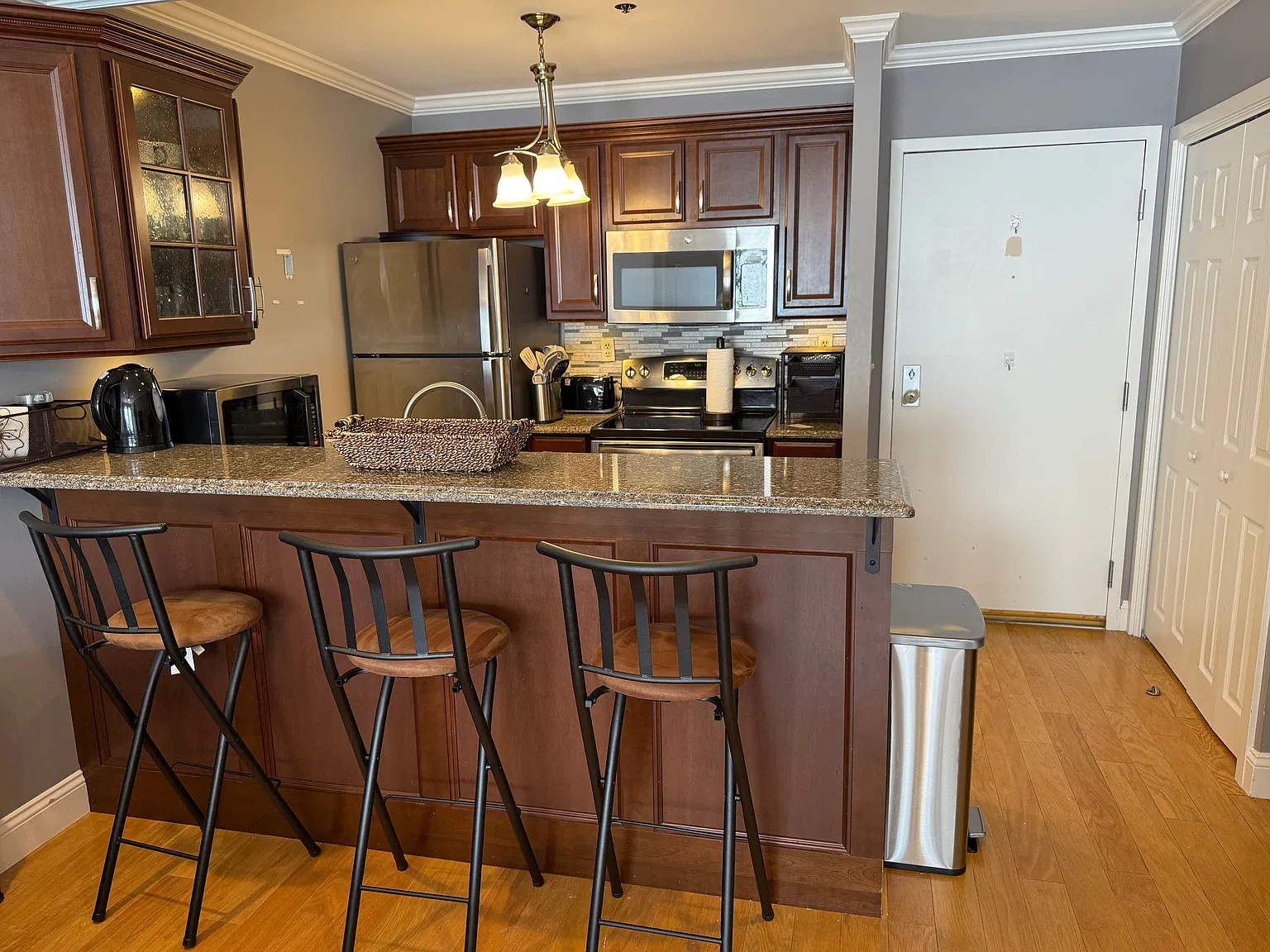 1 bed, 570 sqft, $2,250 — Photo 3