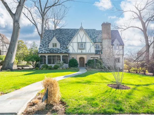 63 Melrose Drive, New Rochelle, NY 10804
