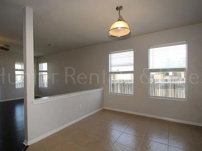 6712 Taree Loop — Photo 11