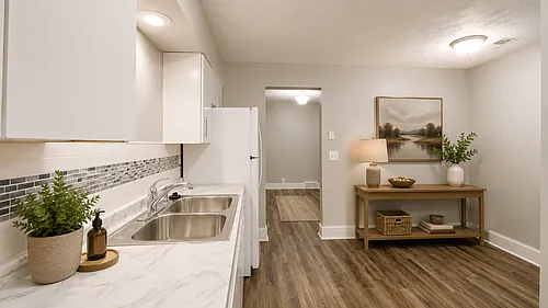 Fontainebleau Apartments Photo 1