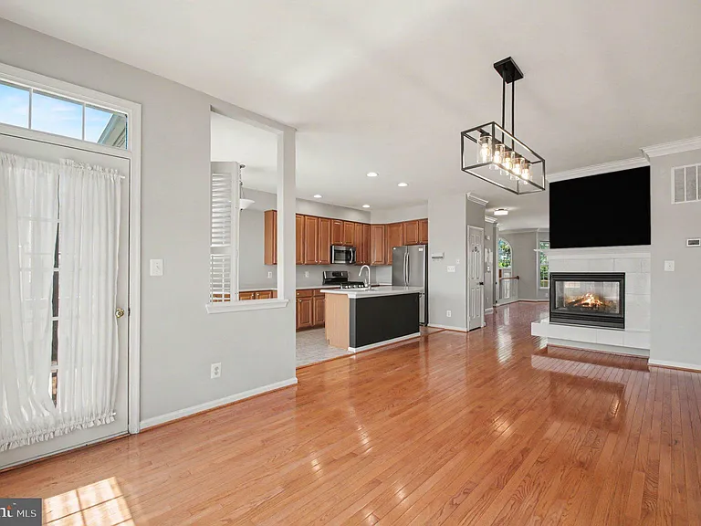 213 Spencer Ter SE — Photo 9