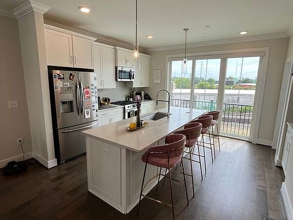 3rd image of 1601 Draper View Loop #102