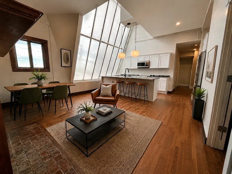 225 State St — Photo 11