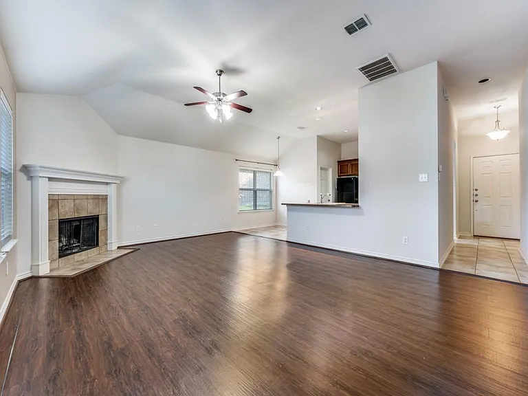 3605 Chapel Hill Ln #3605 — Photo 10
