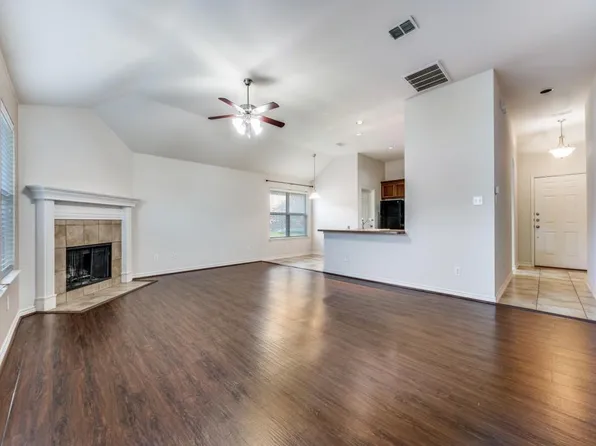 3605 Chapel Hill Ln, Denton, TX 76207