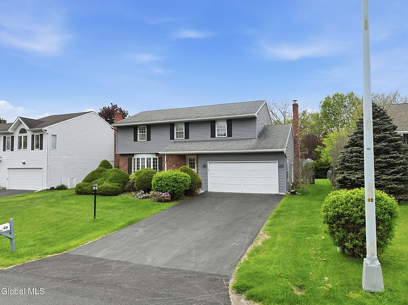 2nd image of 60 Aspen Circle