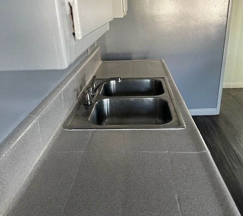 1st image of 115 N Oak St #17