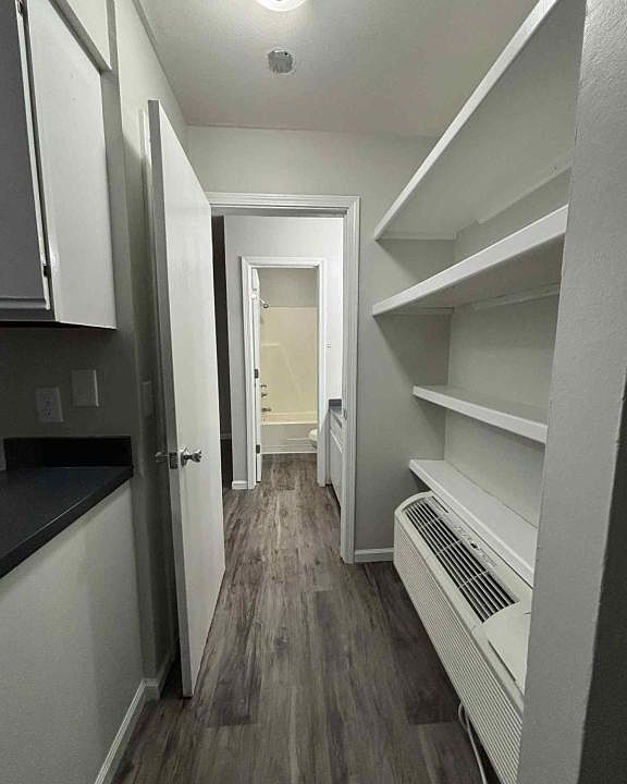 2nd image of 1612 Tippecanoe Dr APT D