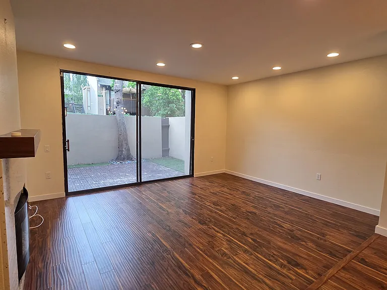 878 Woodside Ln E #2 — Photo 11