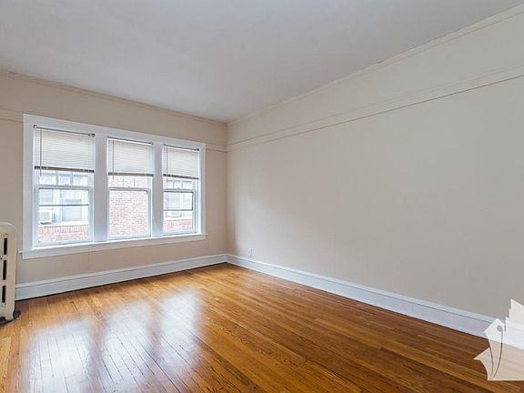 4th image of 630 W Arlington Pl #37JF