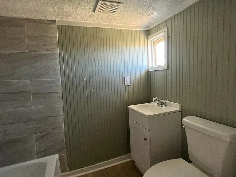 219 Haywood St — Photo 10