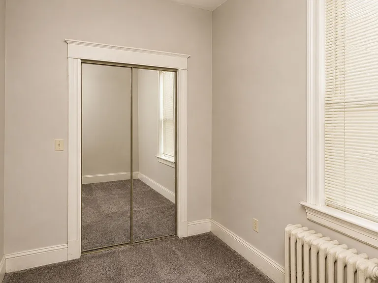 1217 W George St #1F — Photo 15