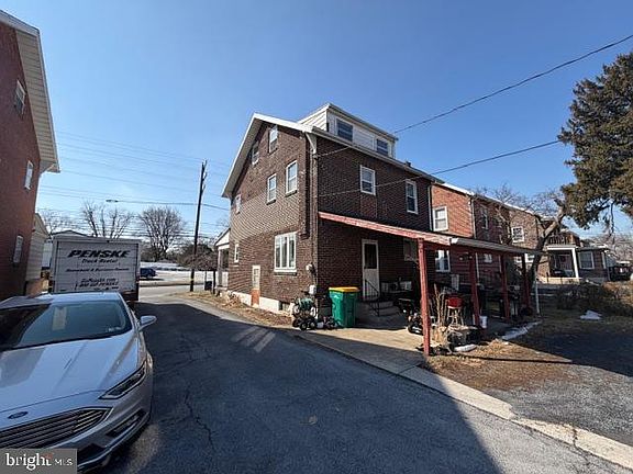 3rd image of 207 Revere Blvd