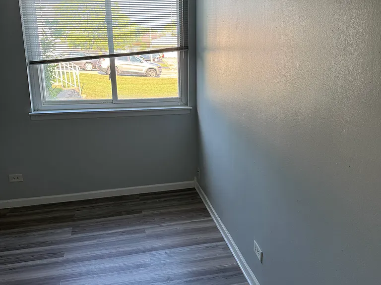 1490 Cornell Ter — Photo 2