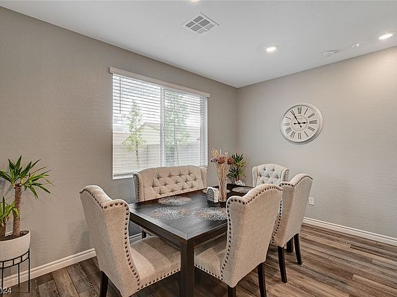 5th image of 9996 Grixdale Ct