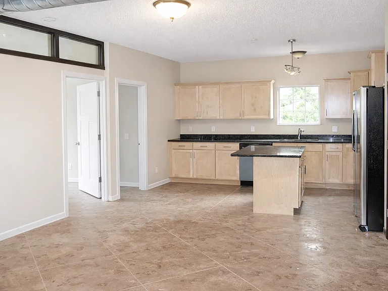 Eagle Crossing Apartments — Photo 11