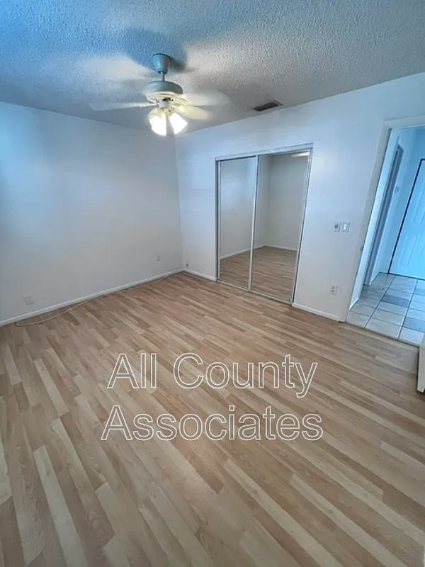 2 bed, 1.0 bath, 975 sqft, $1,550 — Photo 4