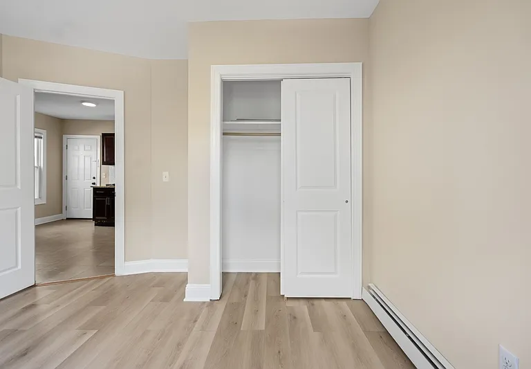 144 Inslee Pl #3R — Photo 6