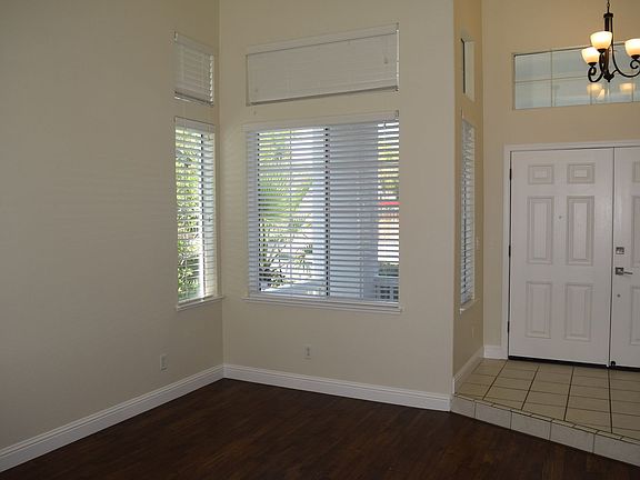 4th image of 816 Madison Way