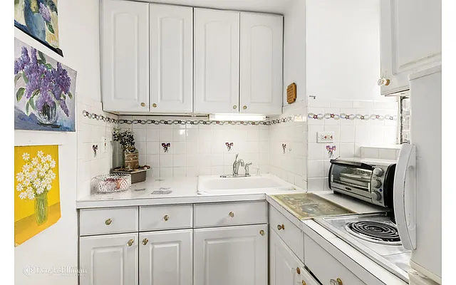 Sold by Douglas Elliman | media 4