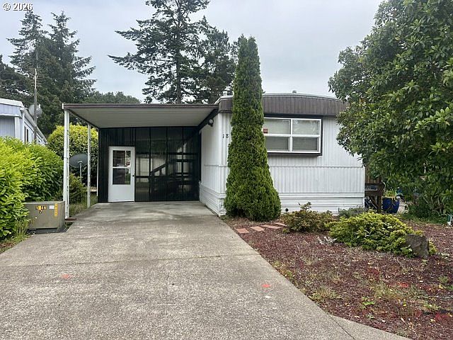 1st image of 3760 Highway 101 Space 18
