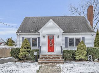 18 Dexter St, Peabody, MA 01960