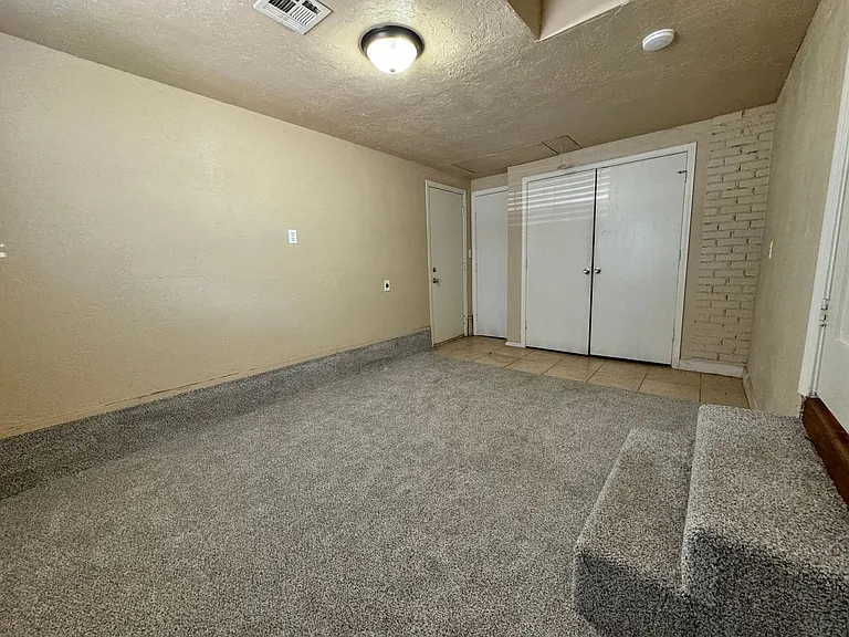 3233 NW 43rd St — Photo 15