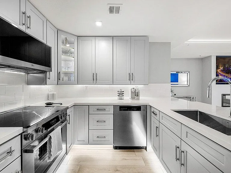 255 Evernia St #1115 — Photo 6