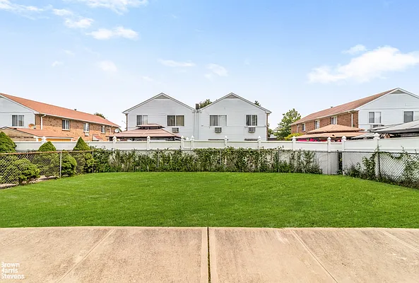 Rented by Brown Harris Stevens | media 6