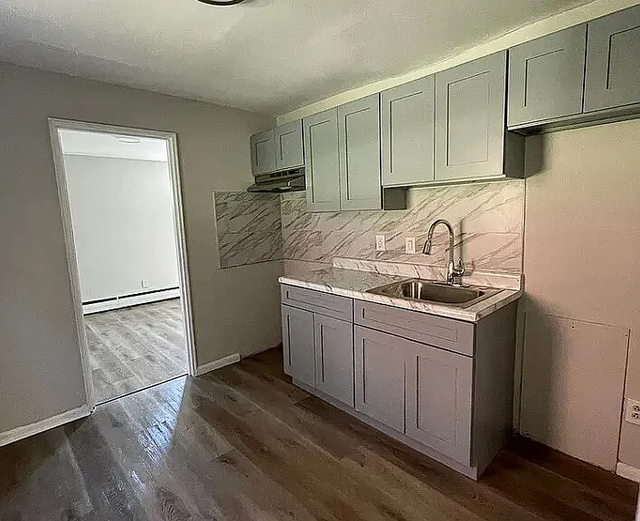 903 E Cliveden St — Photo 1