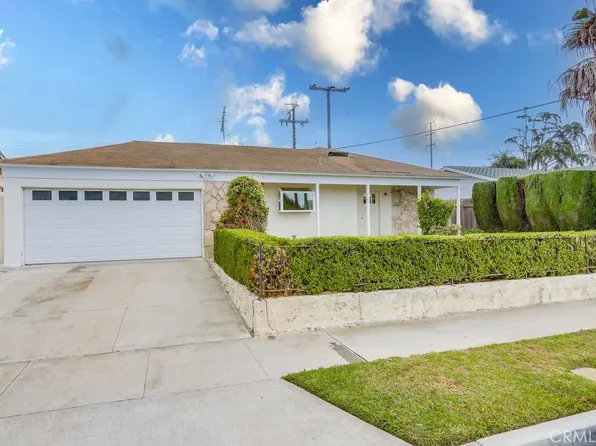 8452 Arnett Dr, Huntington Beach, CA 92647